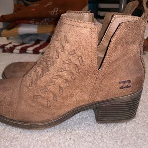Billabong Tan suede Booties Size 8